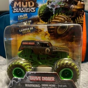 Mud Blasters Grave Digger Monster Truck Color Changer